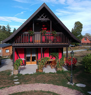 2 bedrooms Mobile Homes vacation rentals at the Campsite Les Castors, at the foothills of the Vosges Mountains