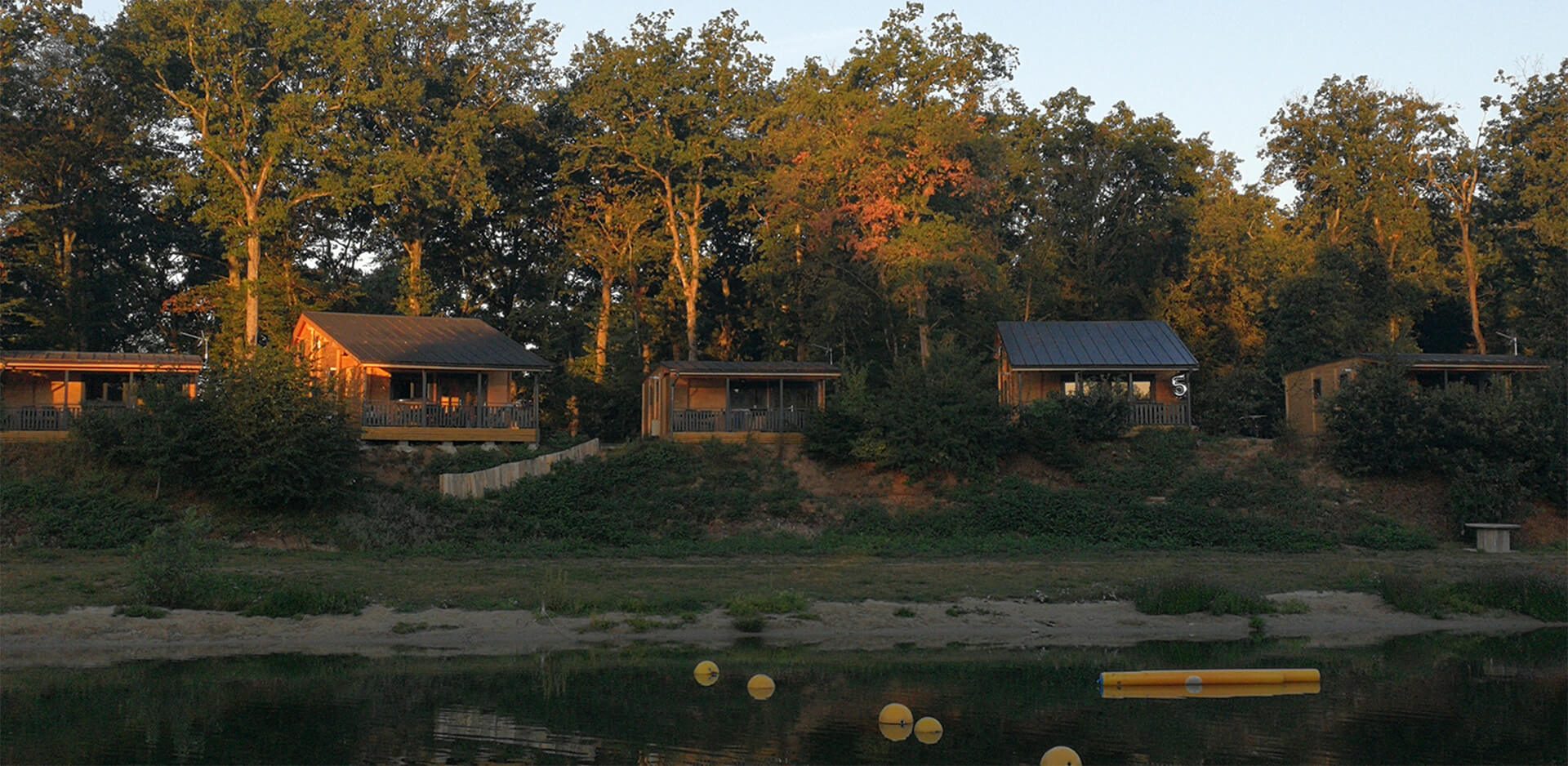 Cottage for rent by the lake