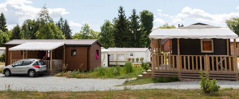 Vermietung von traditionellen Mobilheimen oder Chalets aus Holz auf dem Campingplatz Les Castors im Elsass