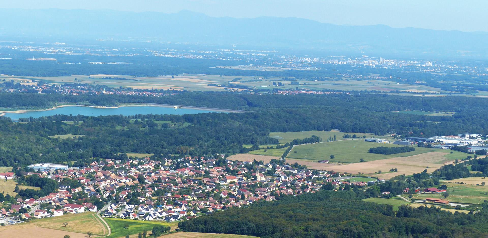 Vue aérienne des alentours du camping les Castors en Alsace