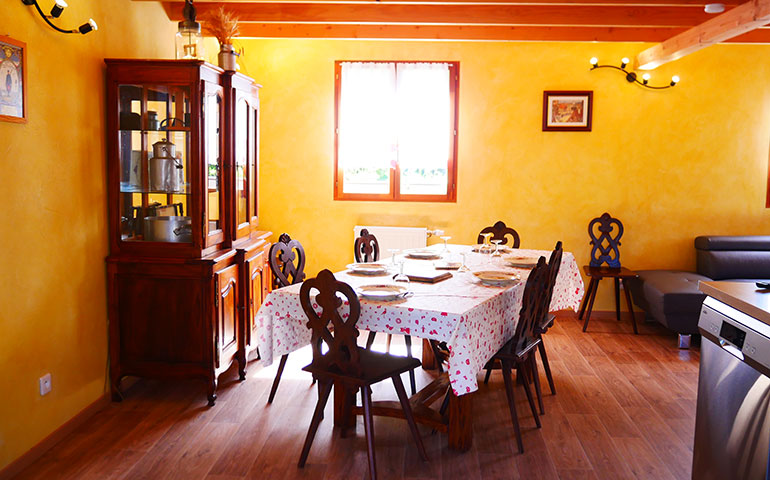 Kitchen and living area Chalet Alsacien Altkirch