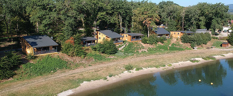 Cottage by the lake in Alsace