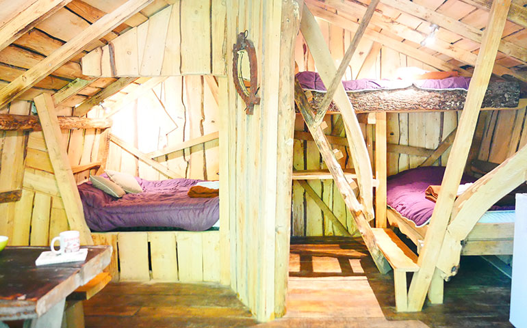 Outside view of the cabin to rent Wooden Hut of Hansel in Alsace at the Campsite Les Castors