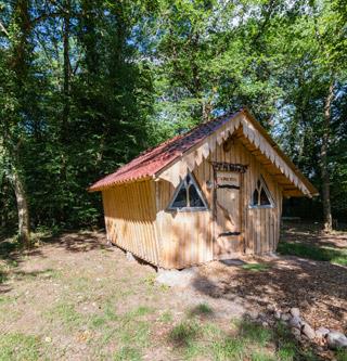 Rental of the unusual wooden hut Gretel in Alsace at the Campsite Les Castors